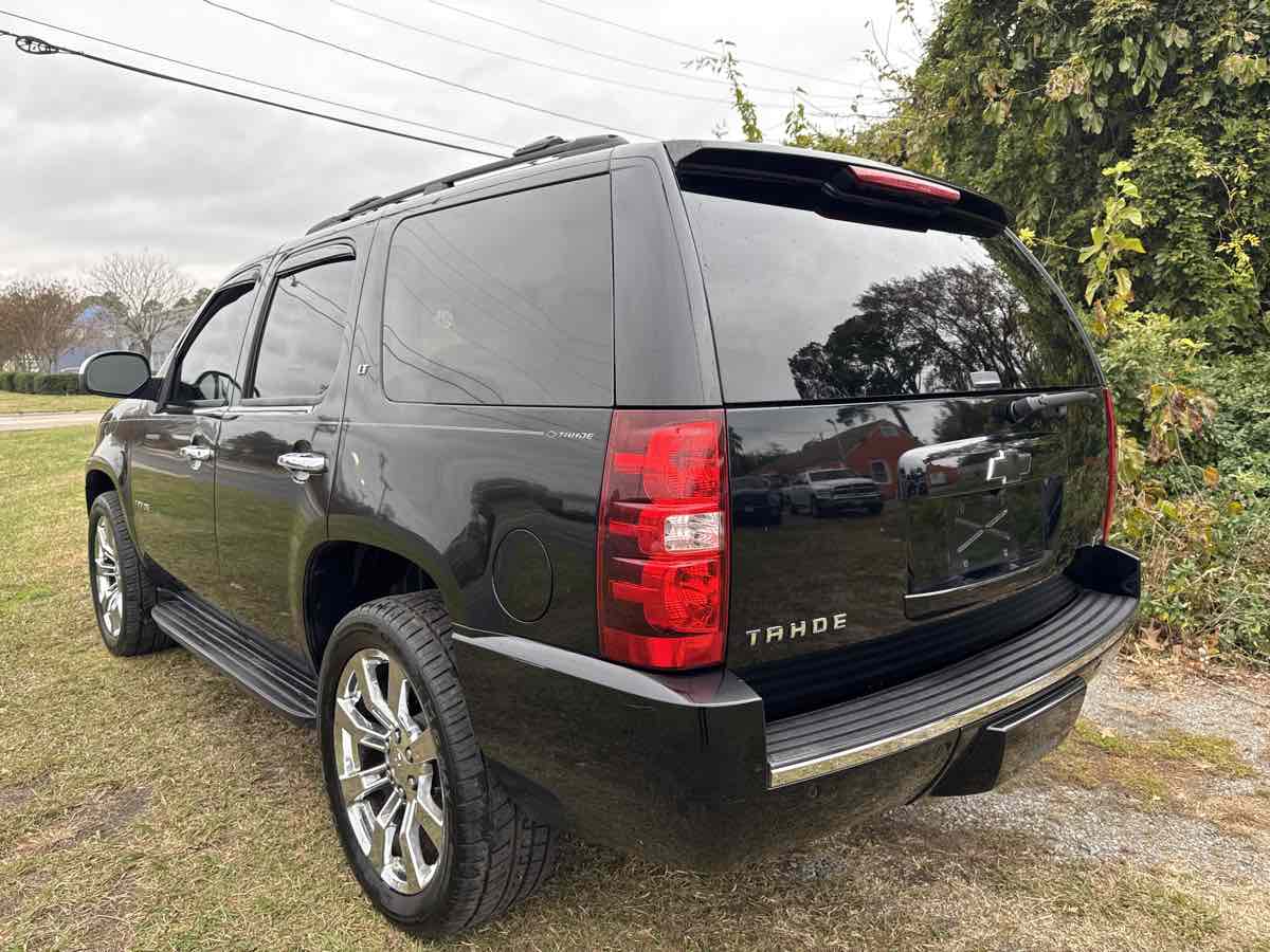2012 Chevrolet Tahoe LT photo 3