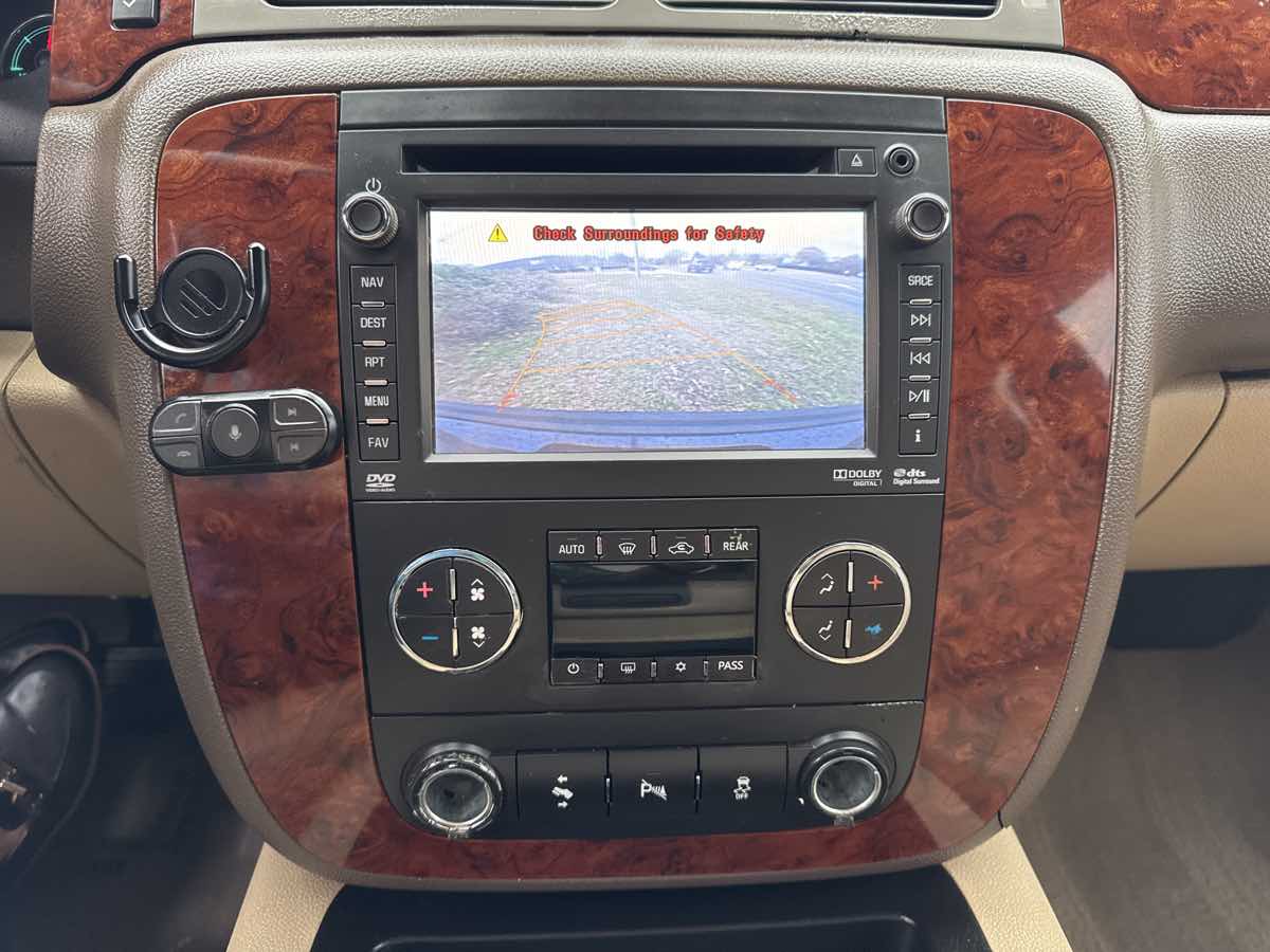 2012 Chevrolet Tahoe LT photo 2