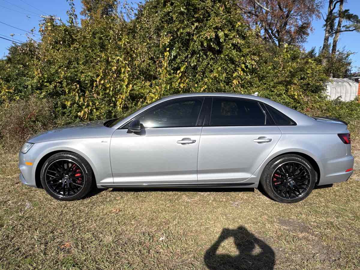2018 Audi A4 Premium Plus S line Quattro photo 2