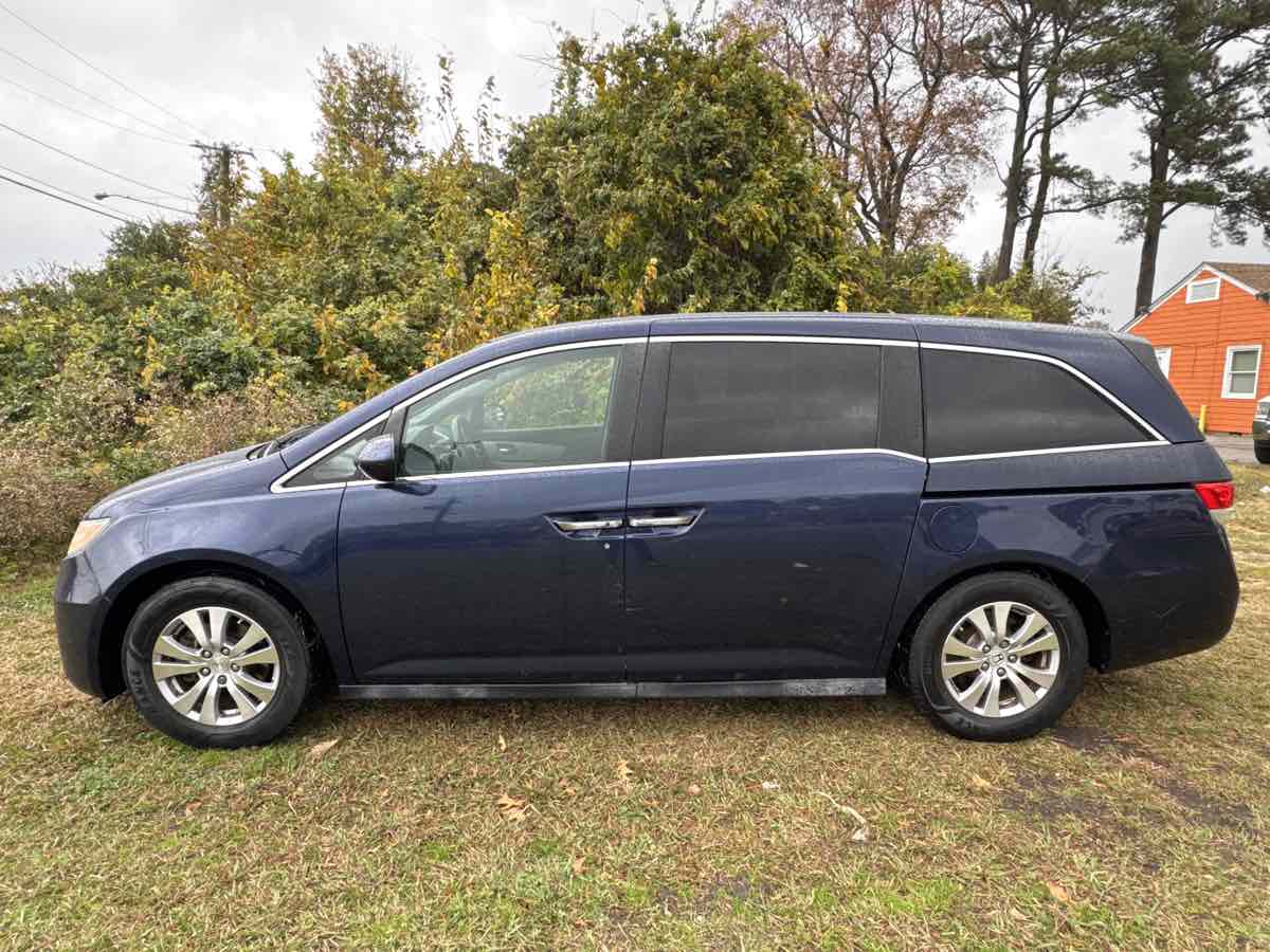 2015 Honda Odyssey EX photo 3