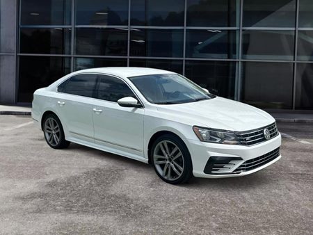 2017 Volkswagen Passat R-Line w/Comfort Pkg