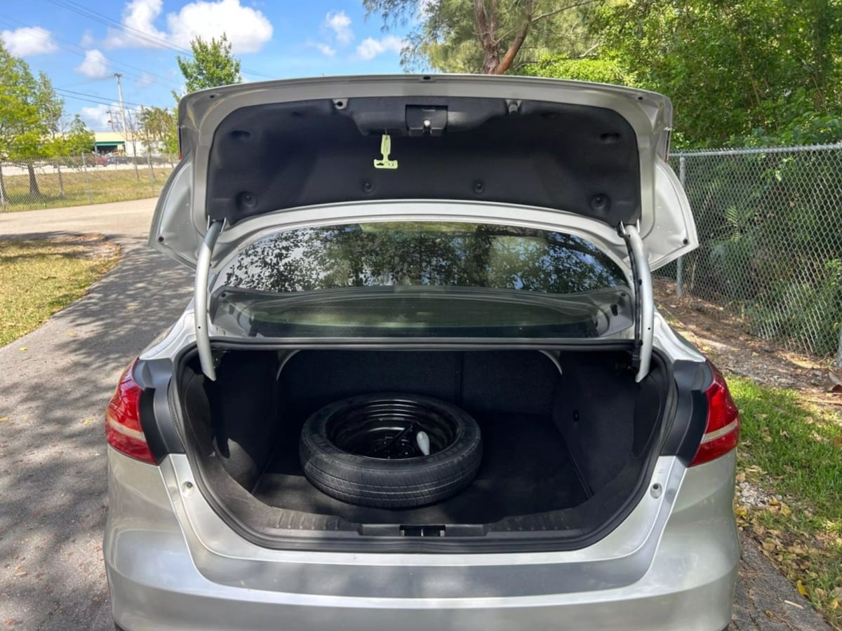2018 Ford Focus SE - Photo 16