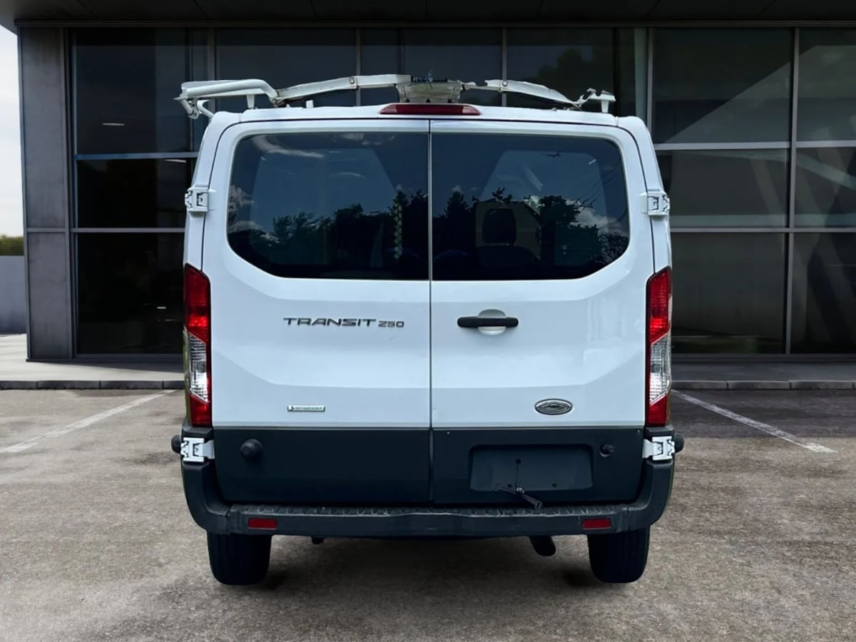2015 Ford Transit Base - Photo 5