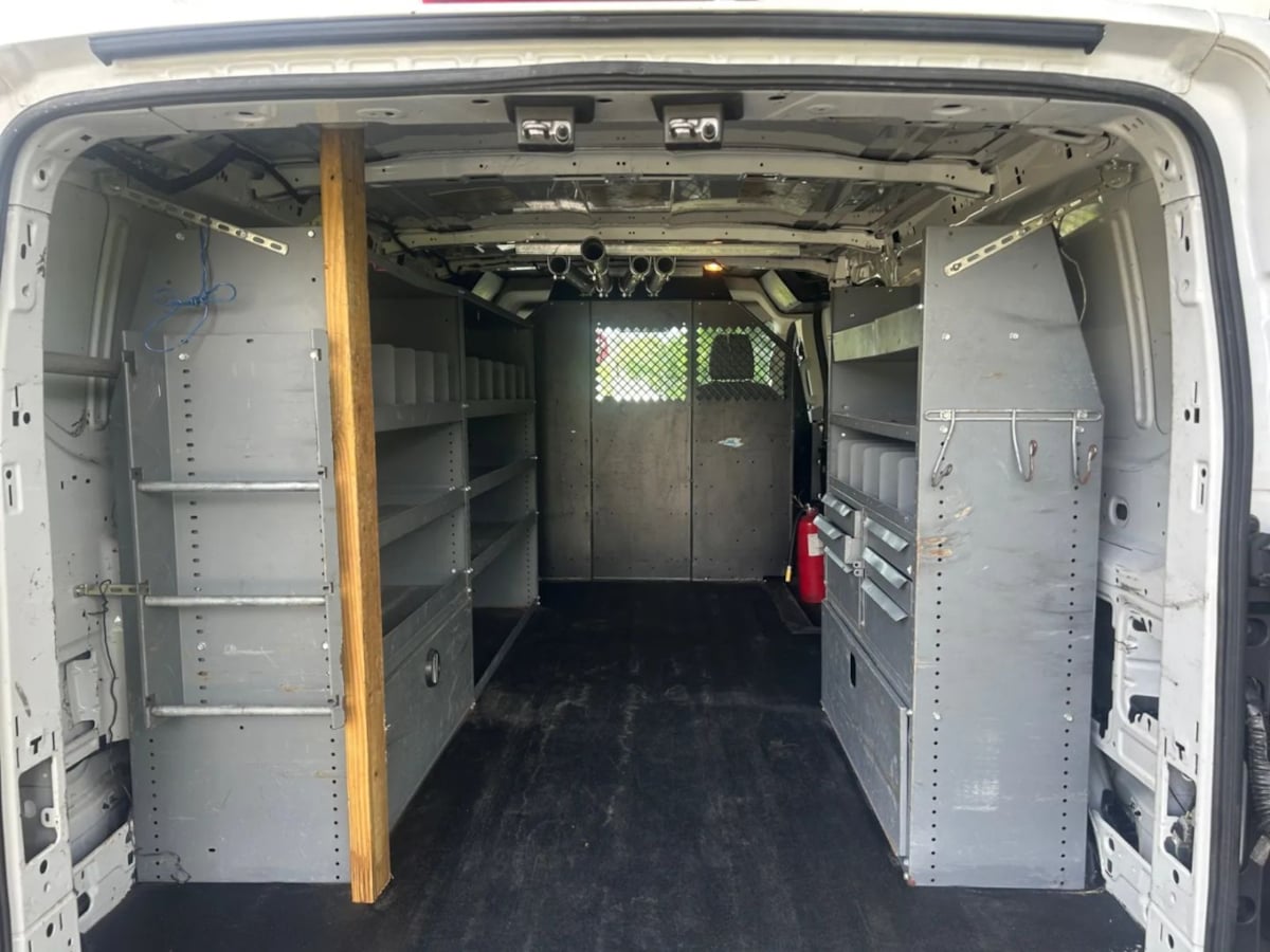 2015 Ford Transit Base - Photo 17