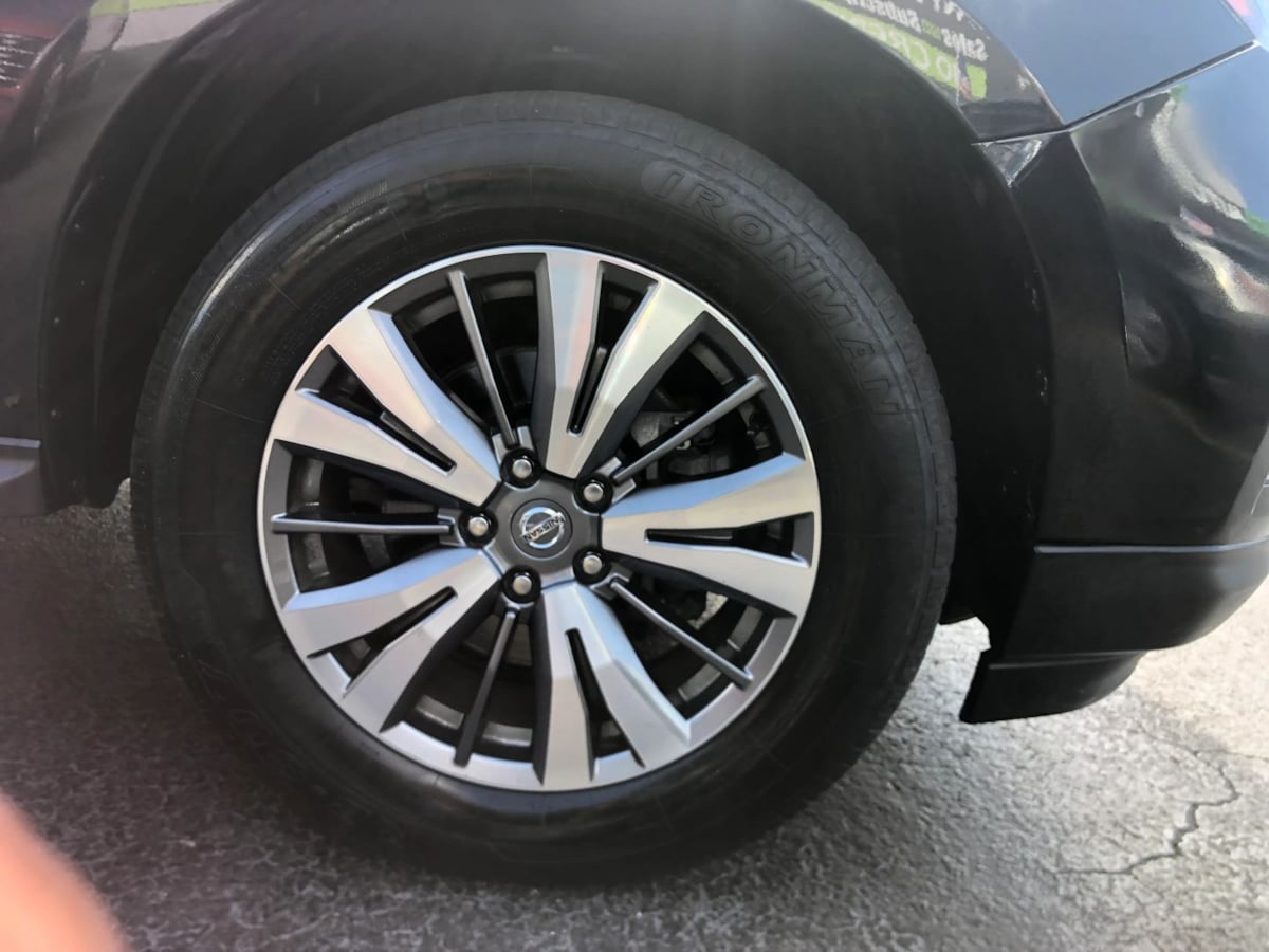2020 Nissan Pathfinder SL - Photo 11