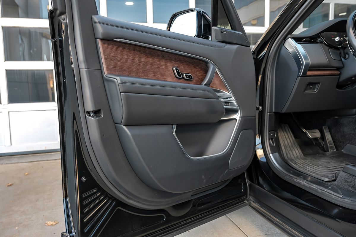 2023 Land Rover Range Rover SE photo 45