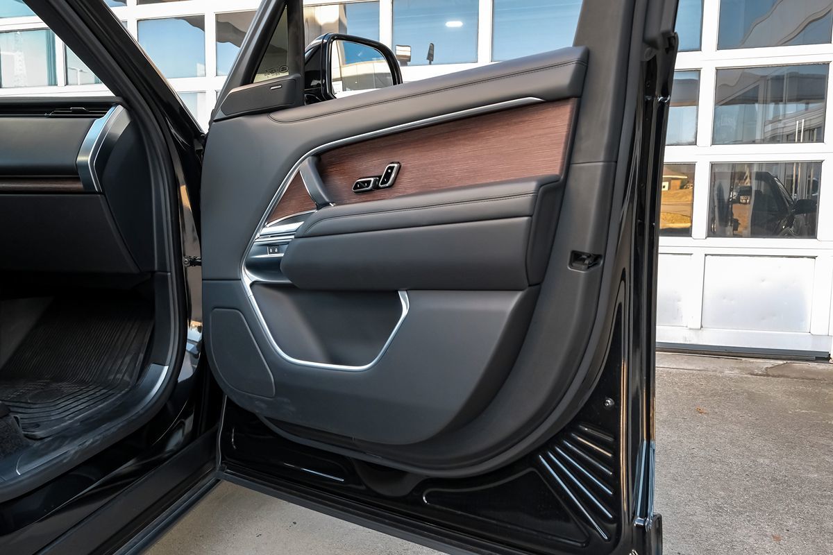 2023 Land Rover Range Rover SE photo 46