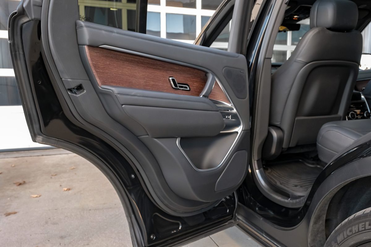 2023 Land Rover Range Rover SE photo 48