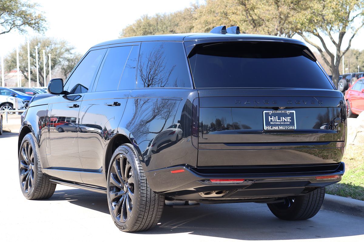 2023 Land Rover Range Rover SE photo 9