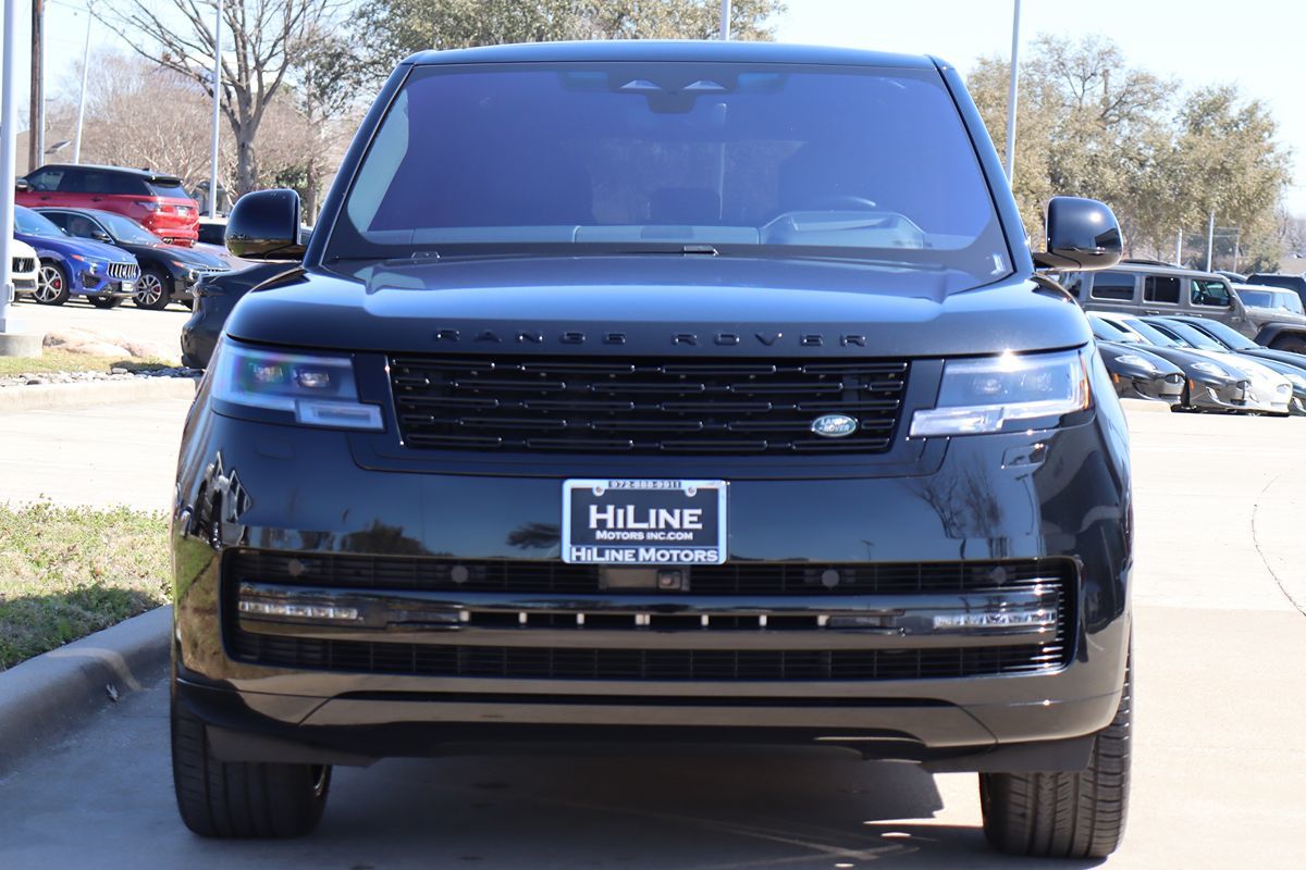 2023 Land Rover Range Rover SE photo 3