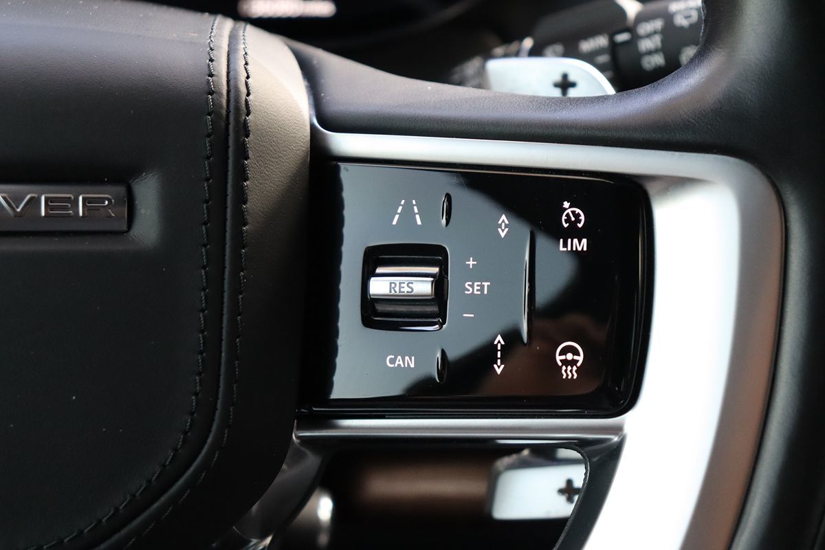 2023 Land Rover Range Rover SE photo 20