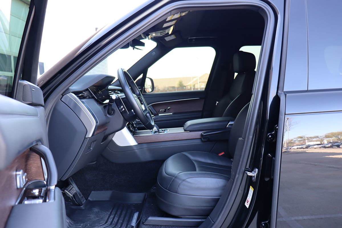2023 Land Rover Range Rover SE photo 34