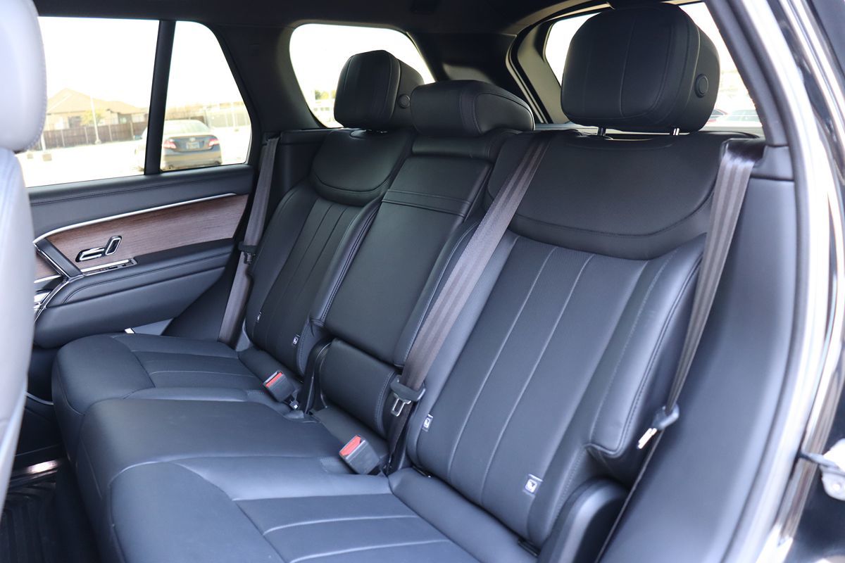 2023 Land Rover Range Rover SE photo 42