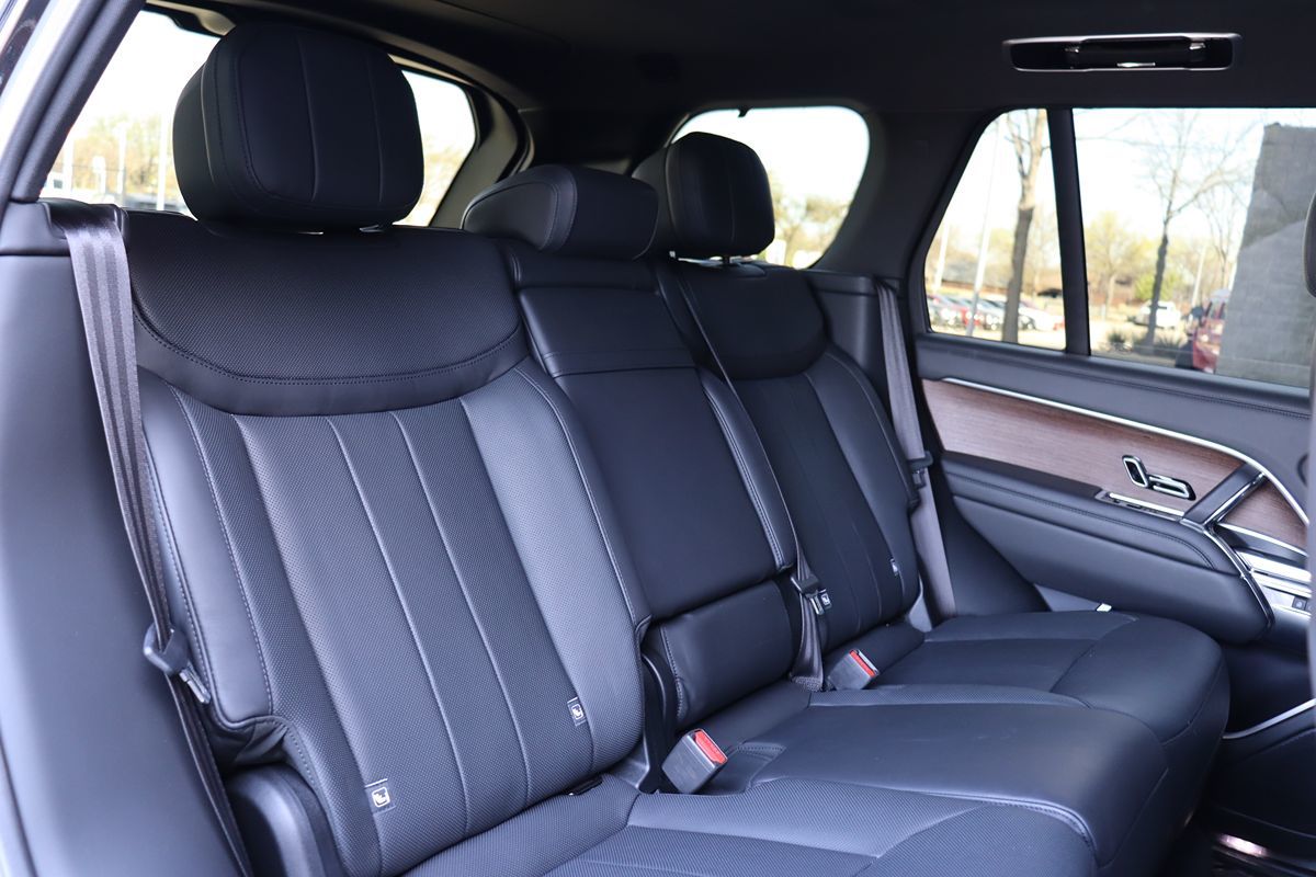 2023 Land Rover Range Rover SE photo 41