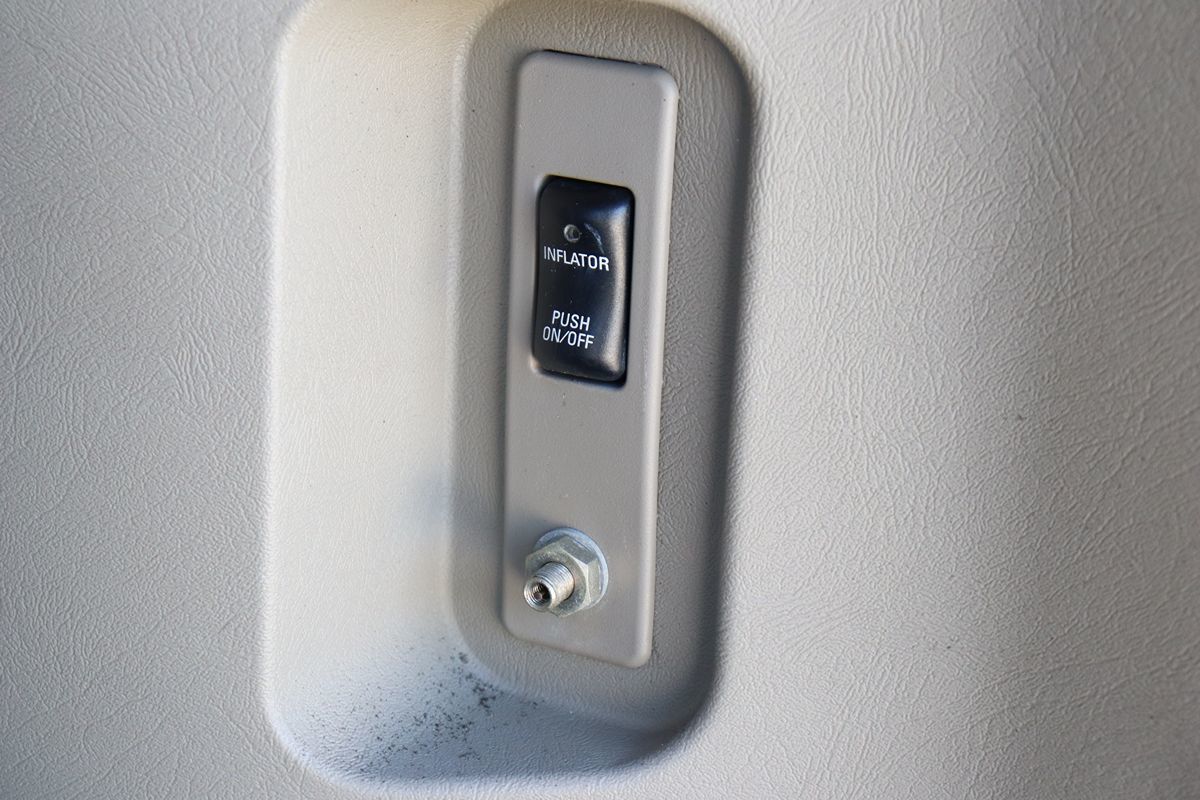 2004 Hummer H2 Luxury photo 28
