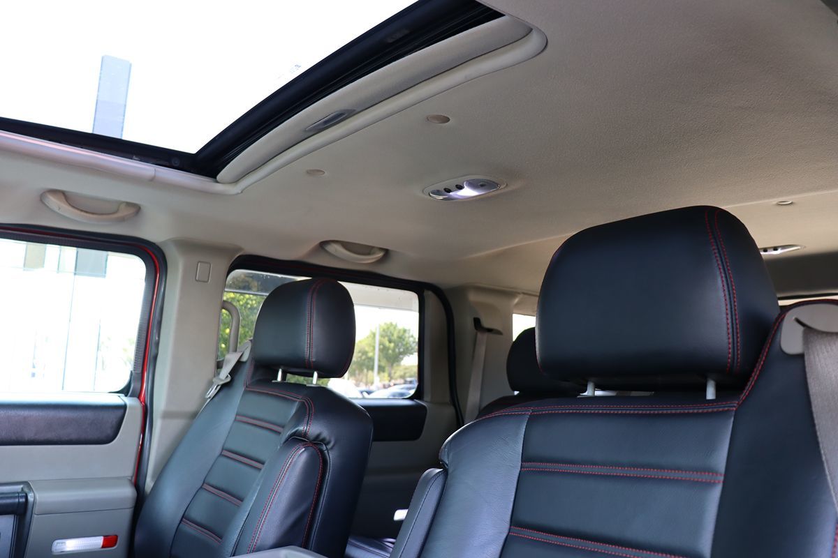 2004 Hummer H2 Luxury photo 14
