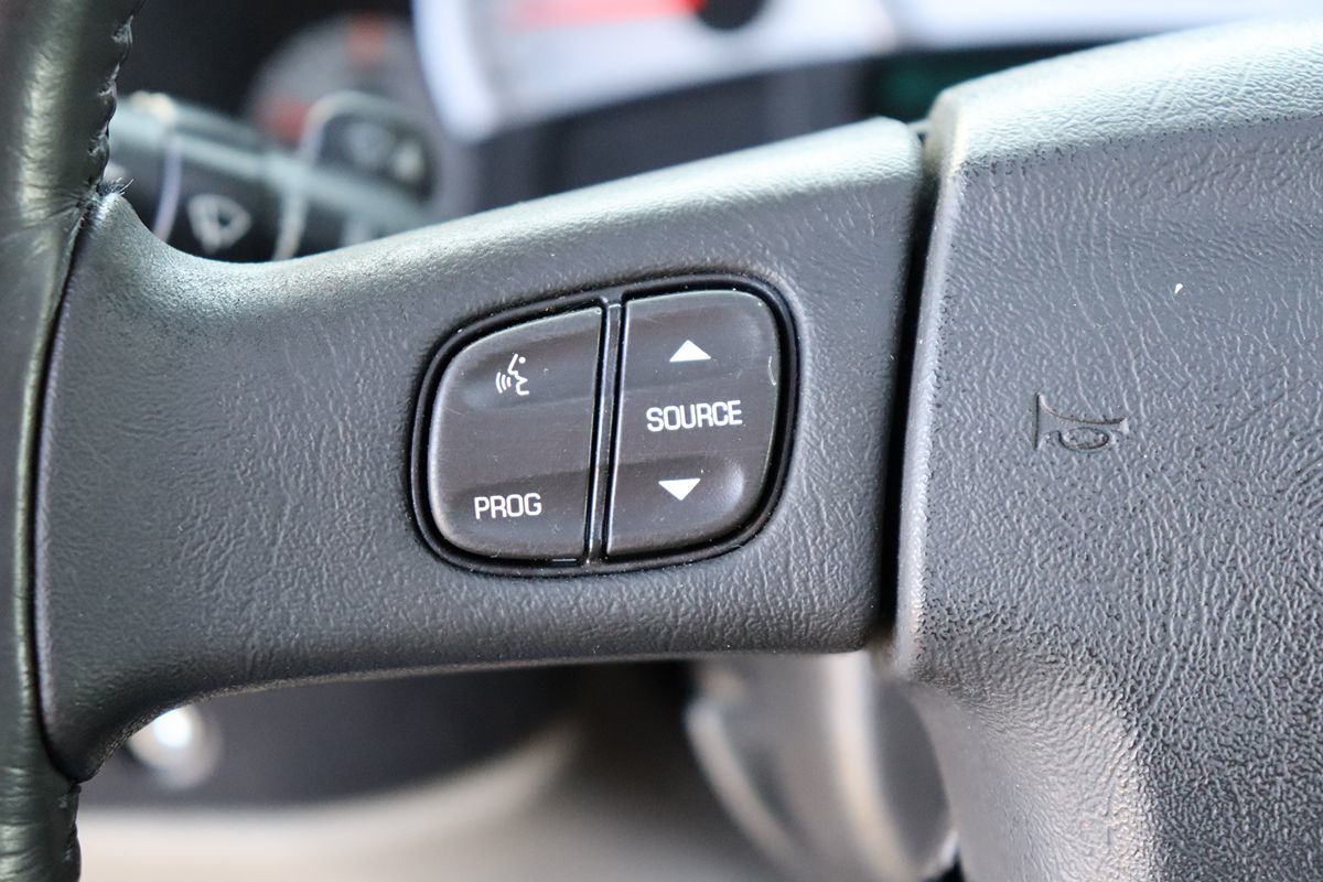 2004 Hummer H2 Luxury photo 21