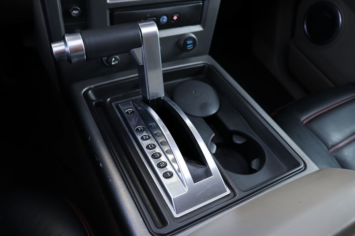 2004 Hummer H2 Luxury photo 31