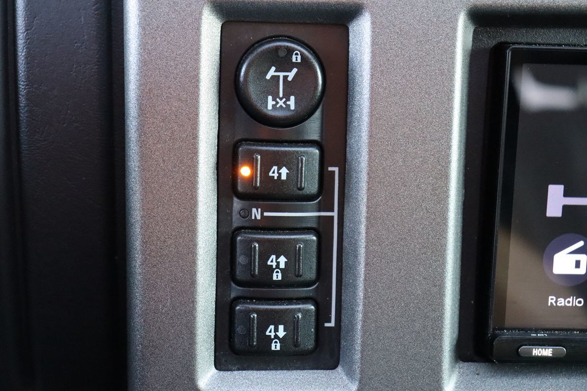 2004 Hummer H2 Luxury photo 26