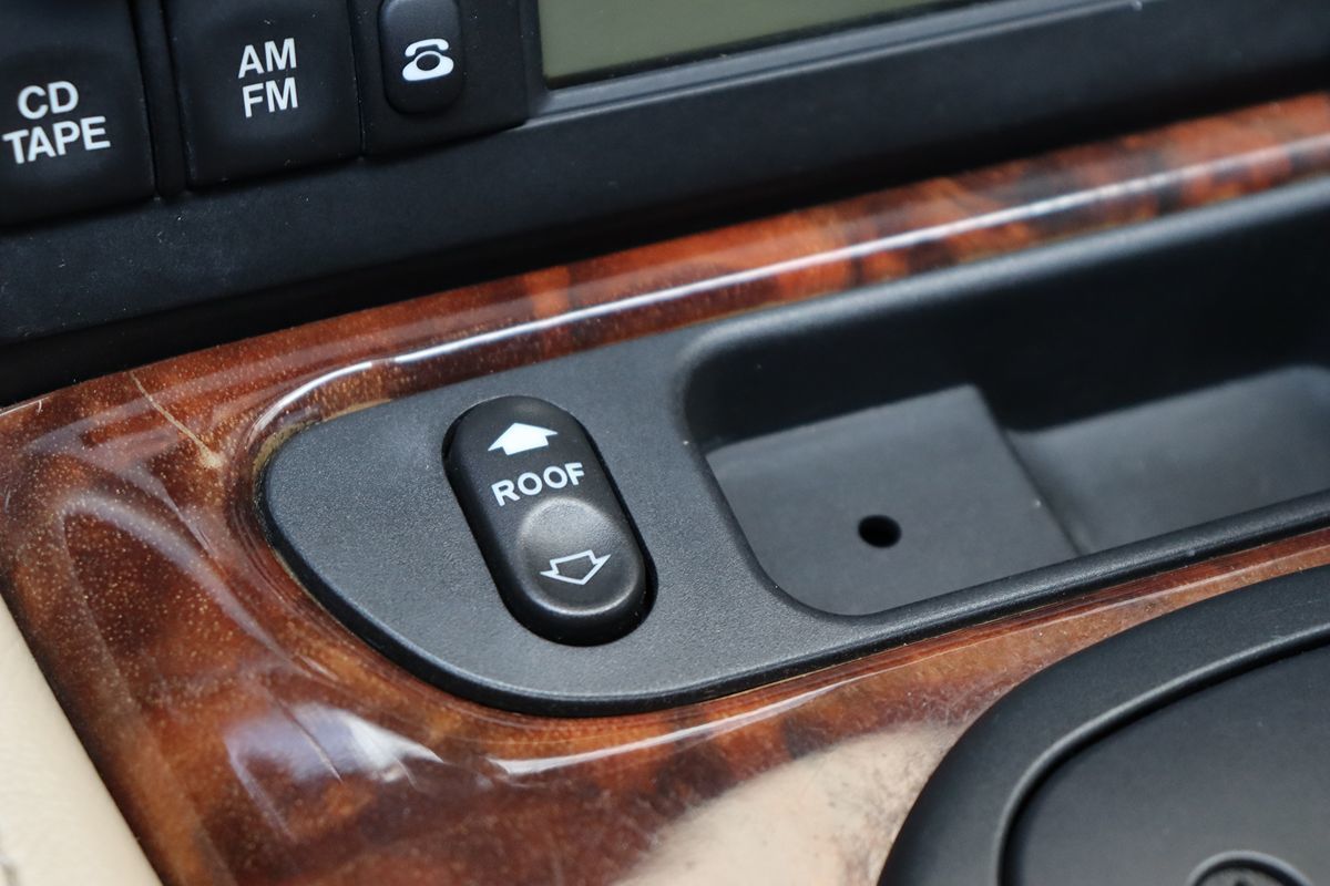 2002 Jaguar XK 8 photo 18