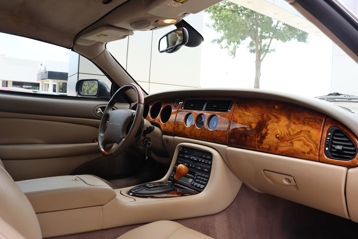 2002 Jaguar XK 8 photo 12