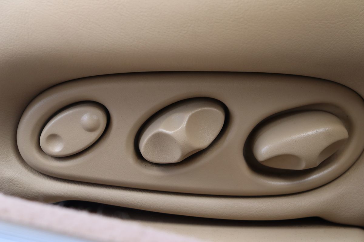 2002 Jaguar XK 8 photo 27