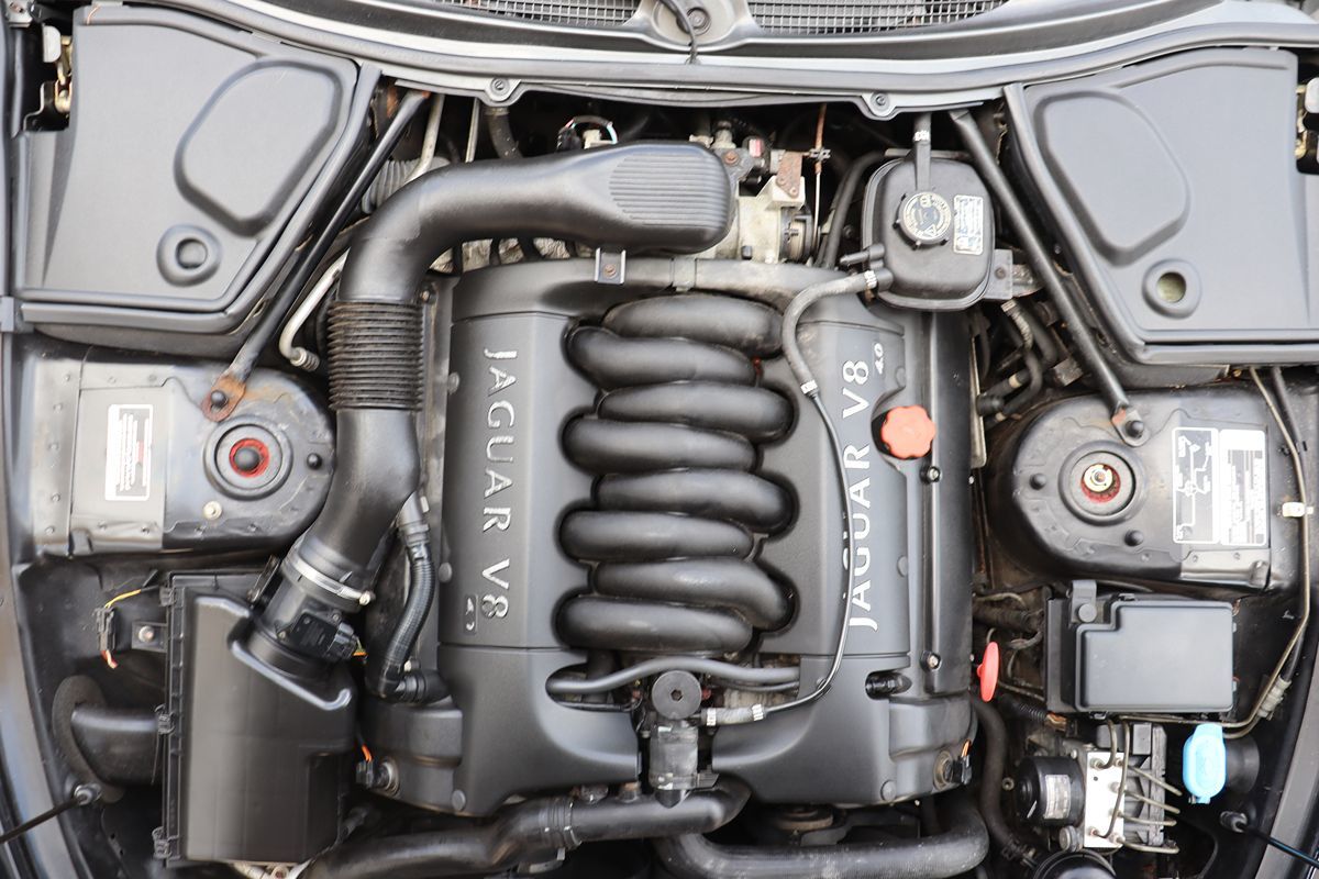 2002 Jaguar XK 8 photo 40