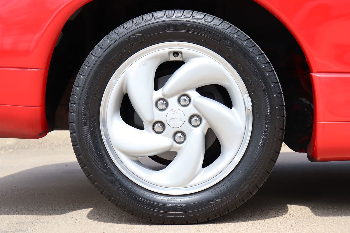 1996 Mitsubishi Eclipse Spyder photo 43