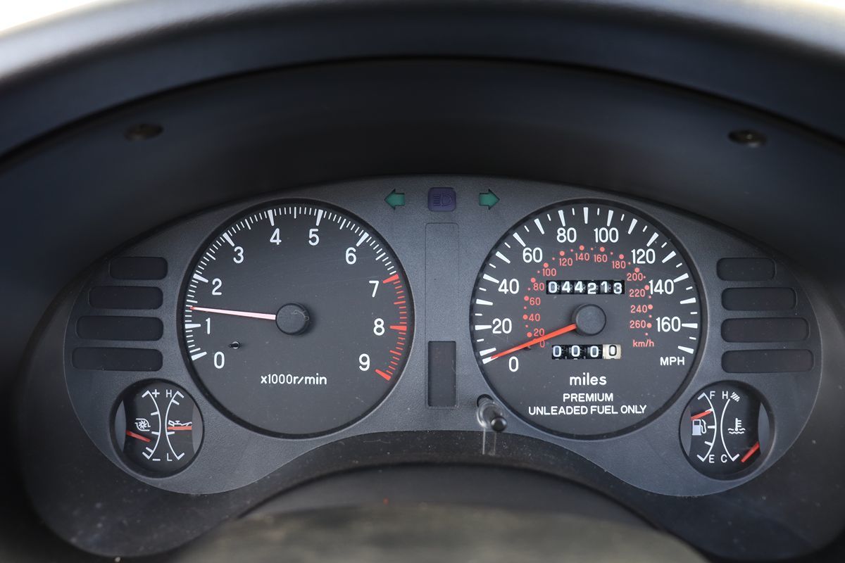1998 Mitsubishi Eclipse Spyder photo 13