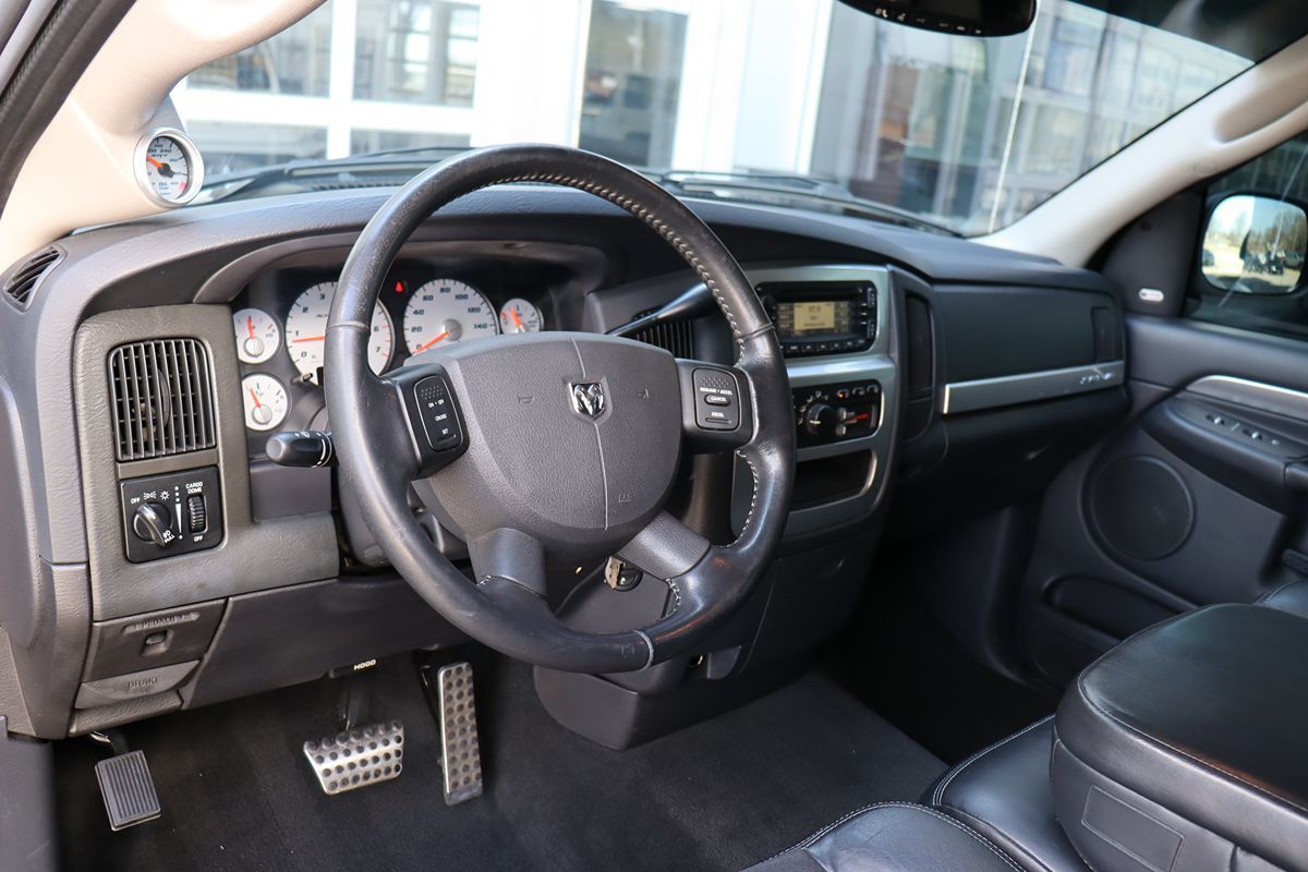 2005 Dodge Ram photo 14