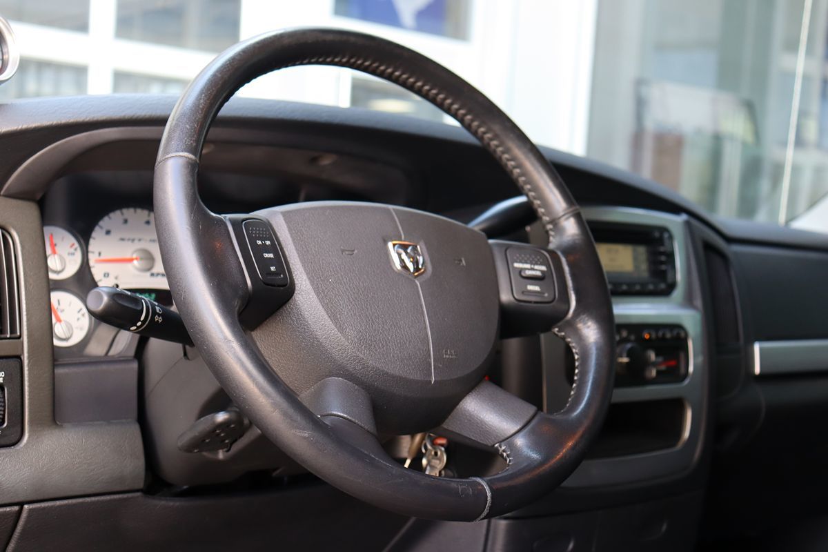 2005 Dodge Ram photo 18