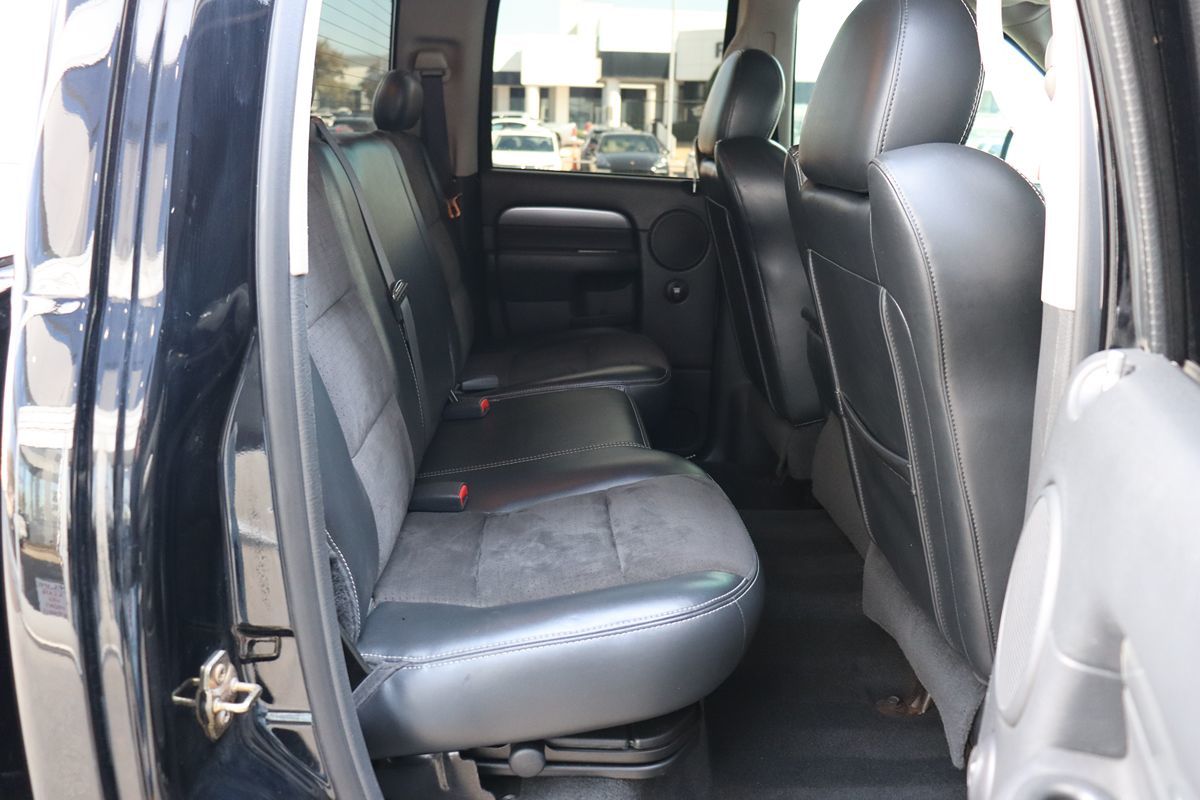 2005 Dodge Ram photo 34
