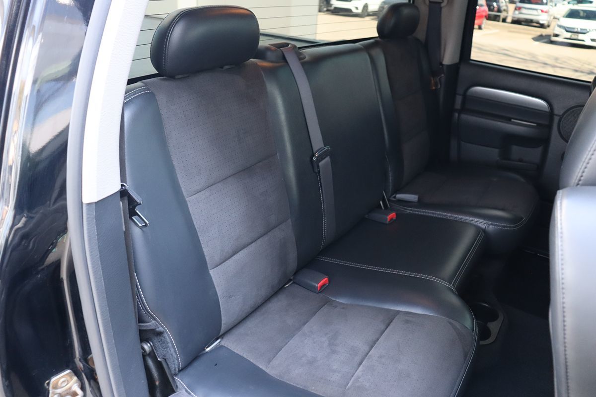 2005 Dodge Ram photo 36