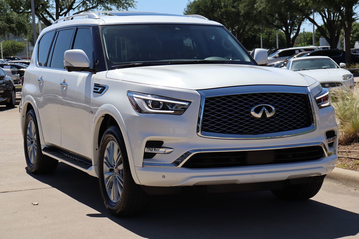 2020 Infiniti QX80 Luxe photo 2