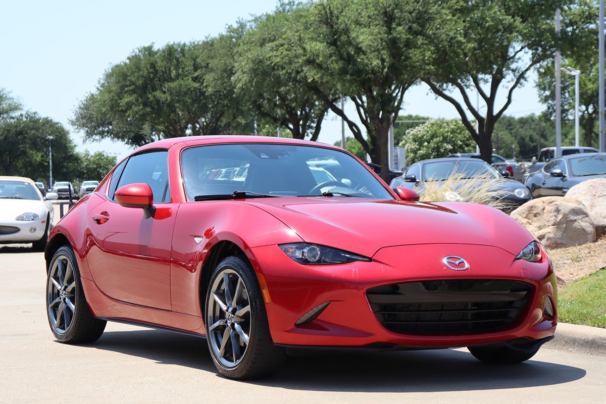 2017 Mazda MX-5 Miata Miata RF Grand Touring photo 2