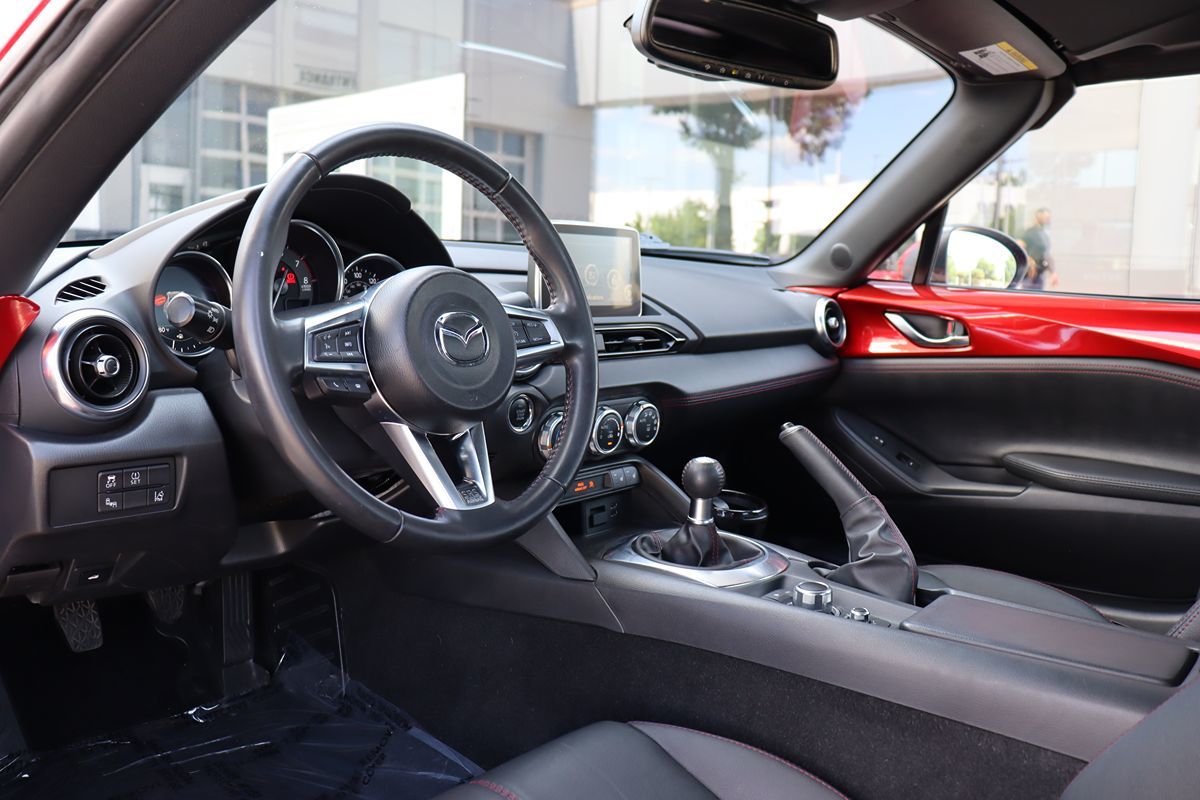 2017 Mazda MX-5 Miata Miata RF Grand Touring photo 19