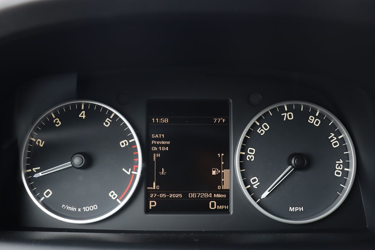 2016 Land Rover LR4 HSE LUX photo 18