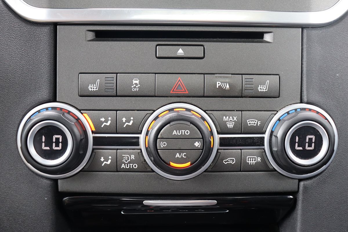 2016 Land Rover LR4 HSE LUX photo 24