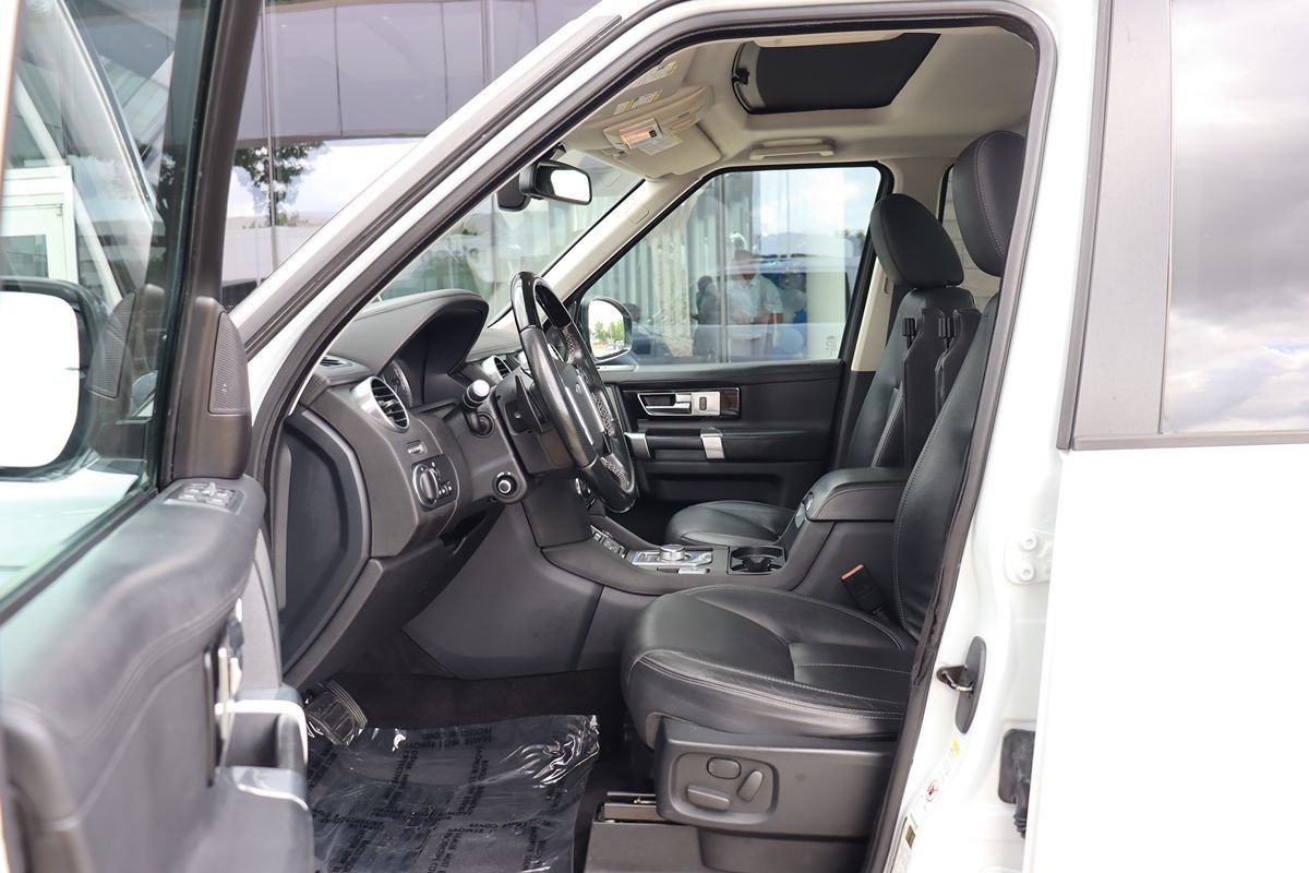 2016 Land Rover LR4 HSE LUX photo 27