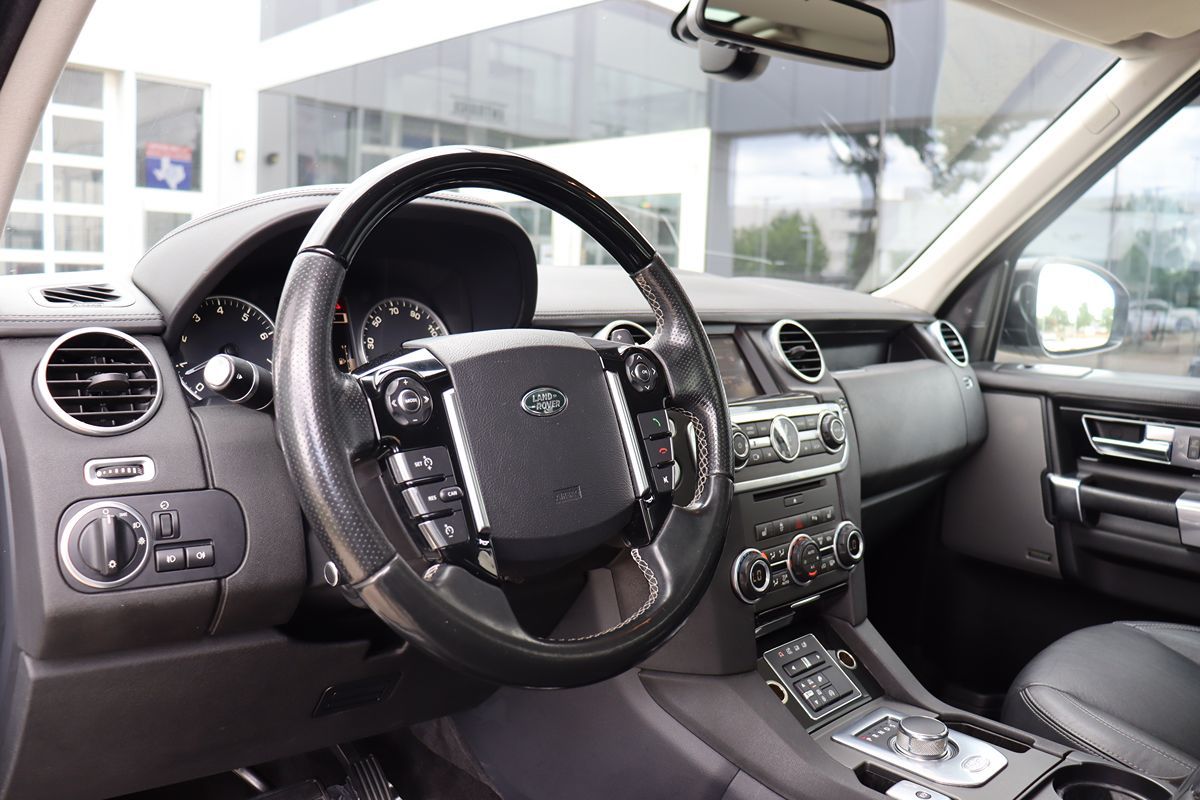 2016 Land Rover LR4 HSE LUX photo 13