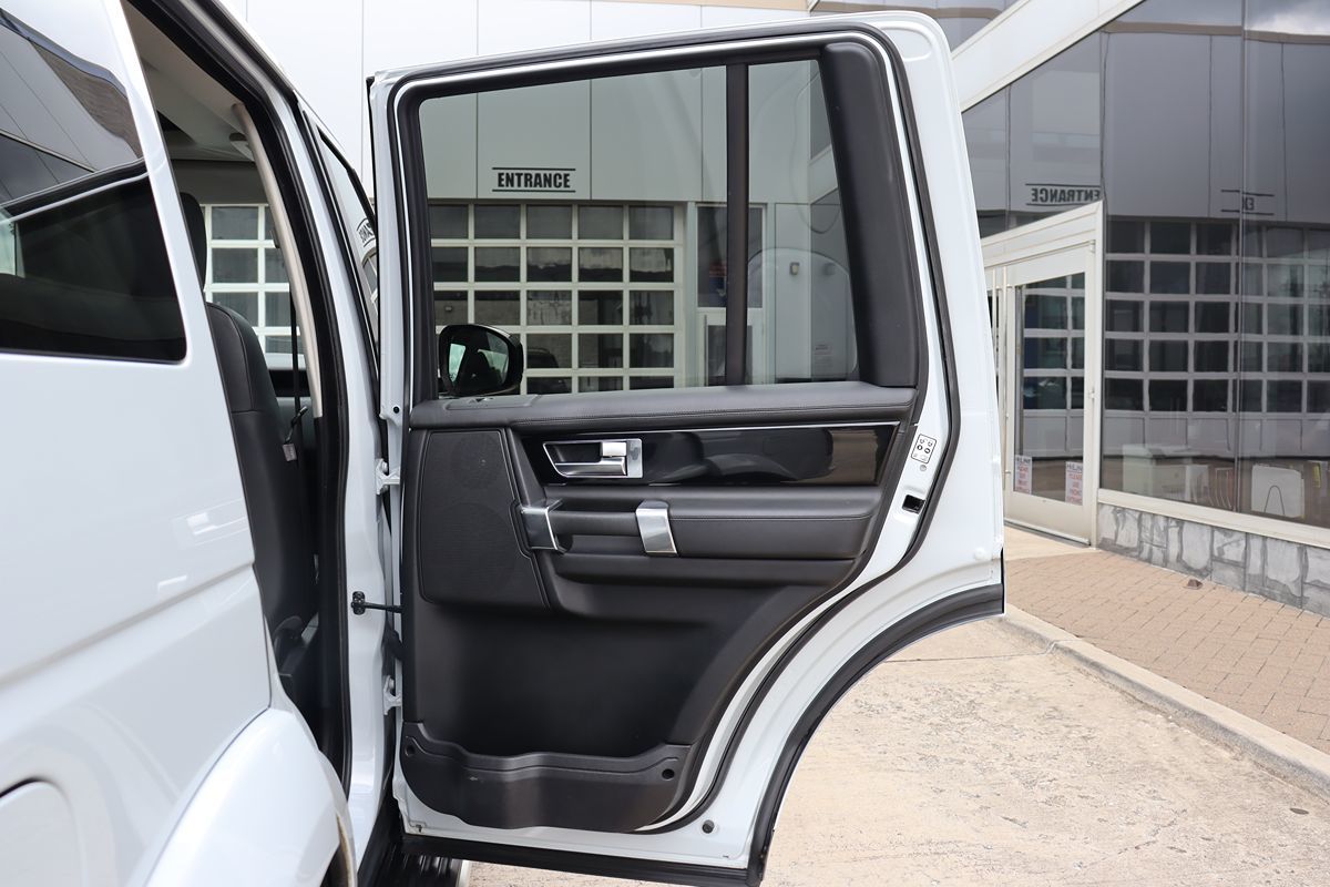 2016 Land Rover LR4 HSE LUX photo 43