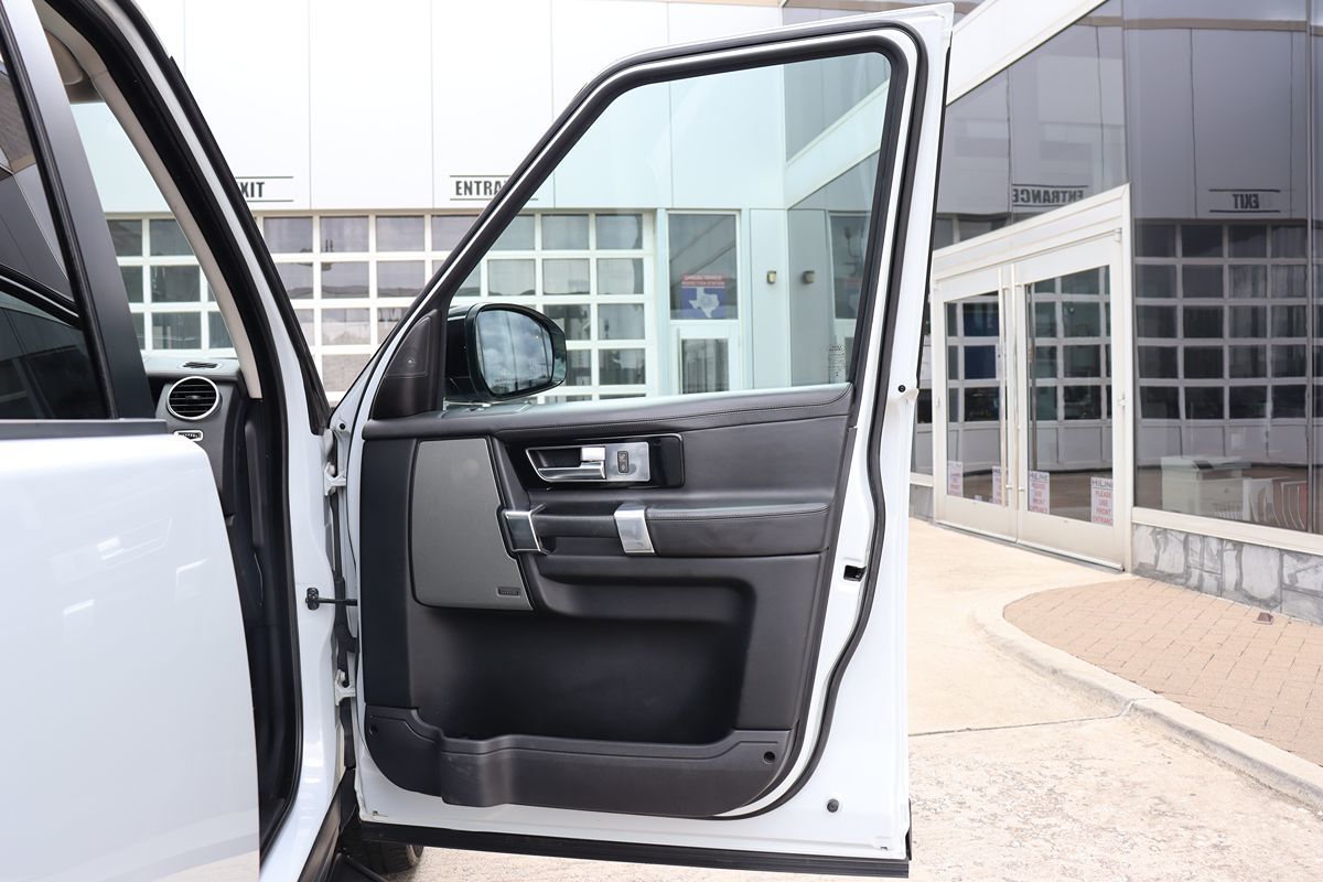 2016 Land Rover LR4 HSE LUX photo 41