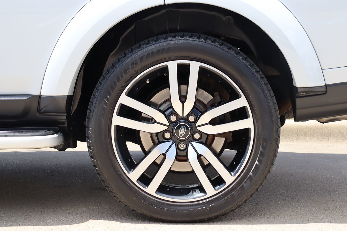2016 Land Rover LR4 HSE LUX photo 46