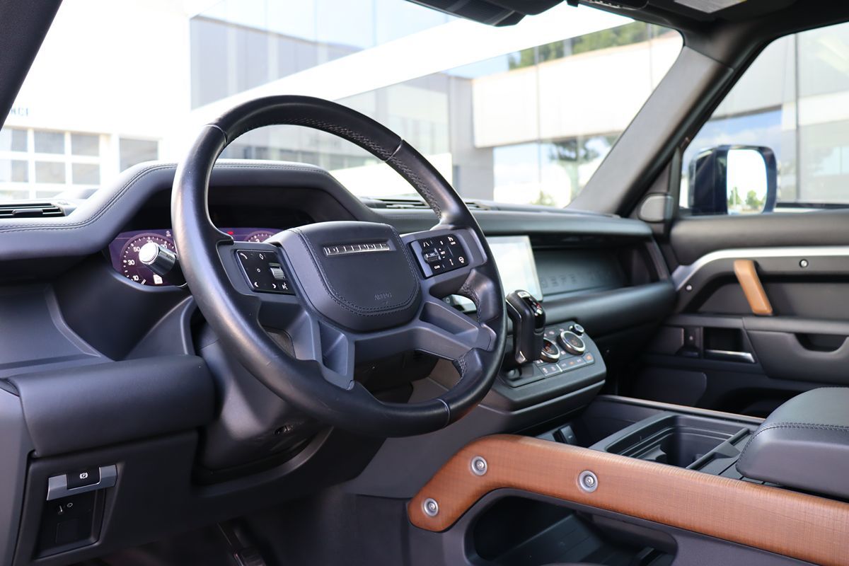 2020 Land Rover Defender 110 X photo 8