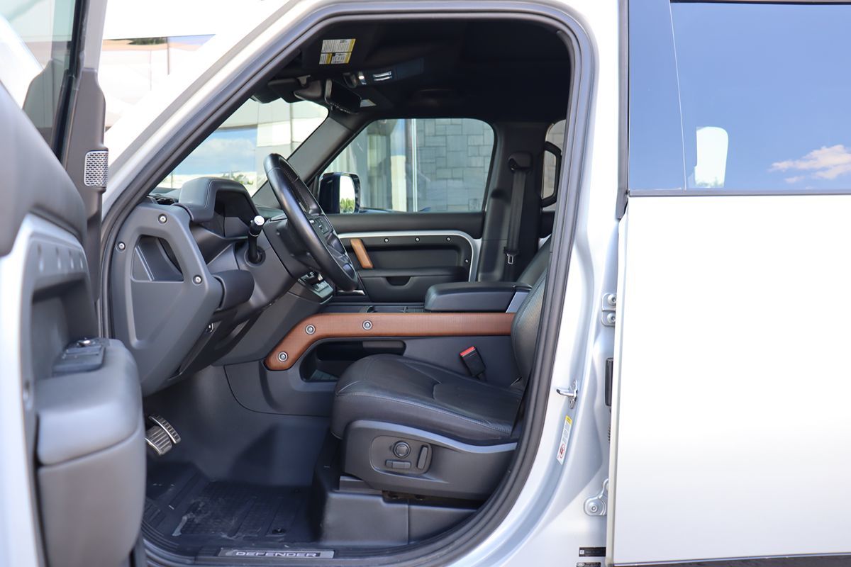 2020 Land Rover Defender 110 X photo 24