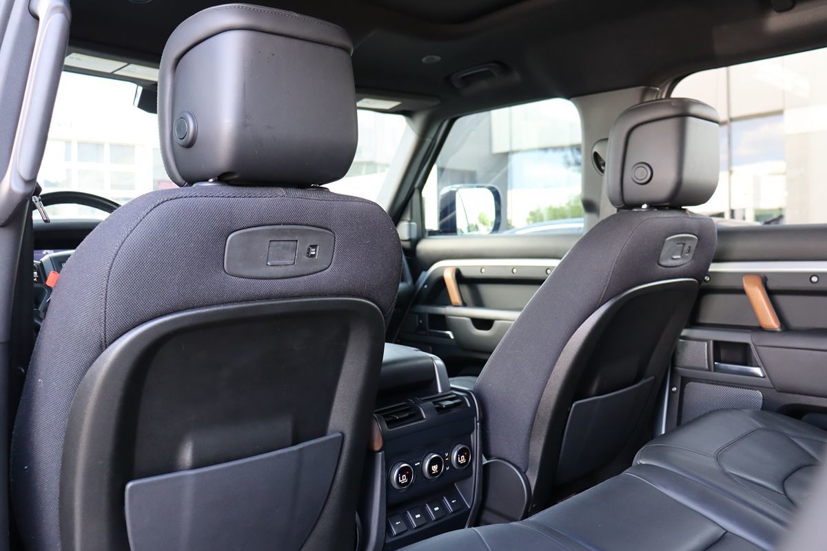 2020 Land Rover Defender 110 X photo 27