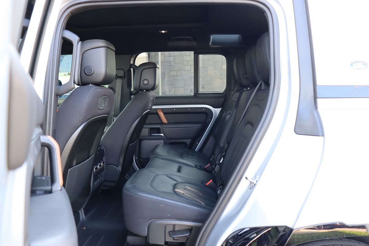 2020 Land Rover Defender 110 X photo 30