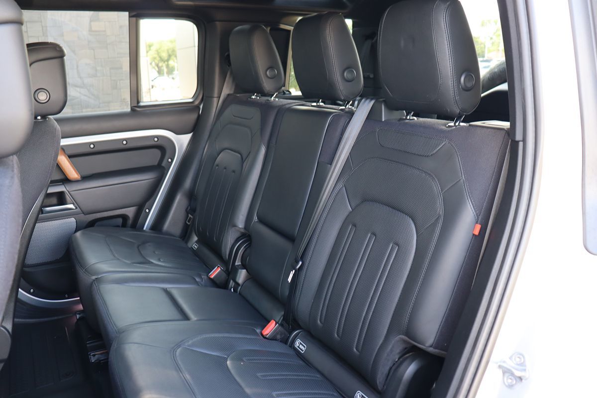 2020 Land Rover Defender 110 X photo 32