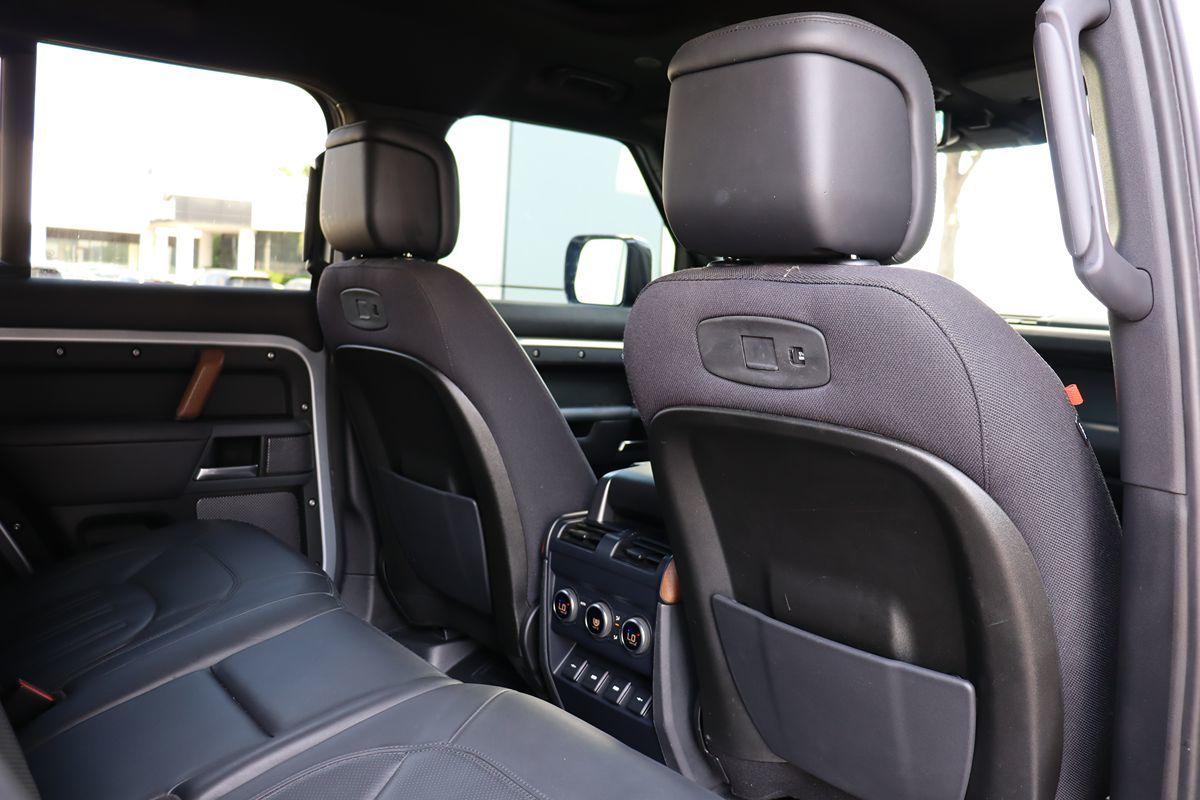 2020 Land Rover Defender 110 X photo 28