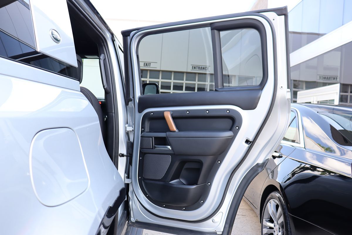 2020 Land Rover Defender 110 X photo 43